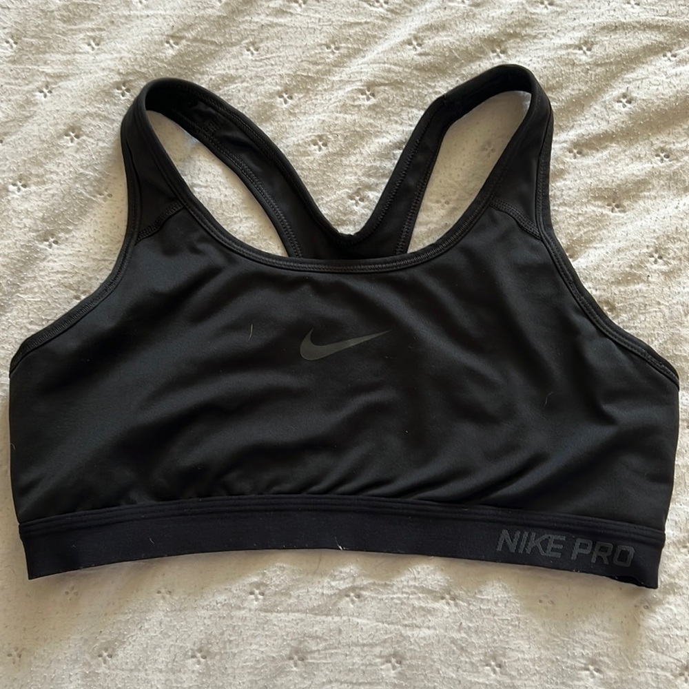 Nike pro sports bra